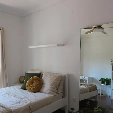 Quartos Nina Dourado Lda Homestay *